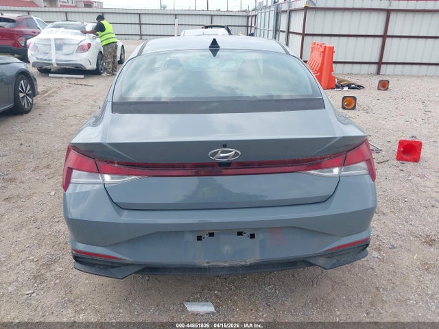 Hyundai ELANTRA Sel