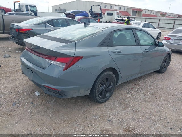 Hyundai ELANTRA Sel