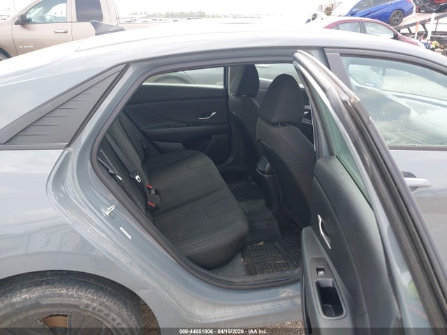Hyundai ELANTRA Sel