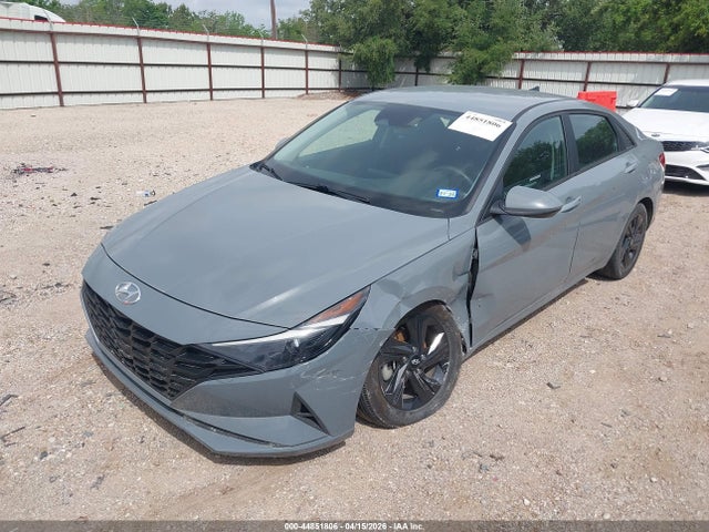 Hyundai ELANTRA Sel