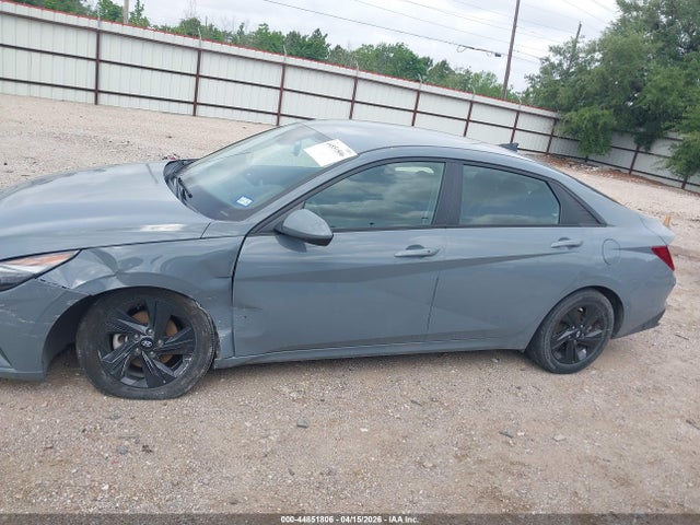 Hyundai ELANTRA Sel