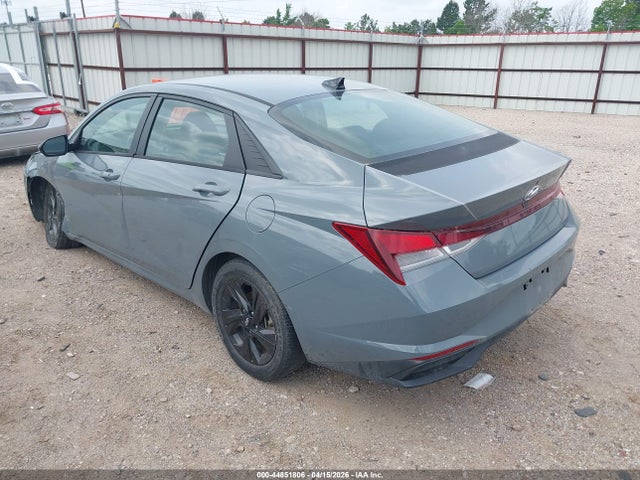 Hyundai ELANTRA Sel