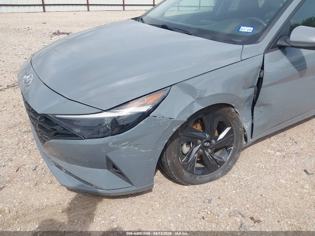 Hyundai ELANTRA Sel
