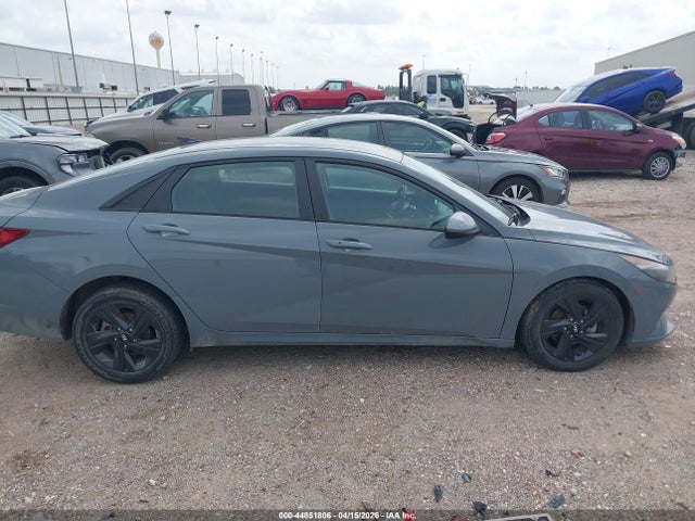 Hyundai ELANTRA Sel