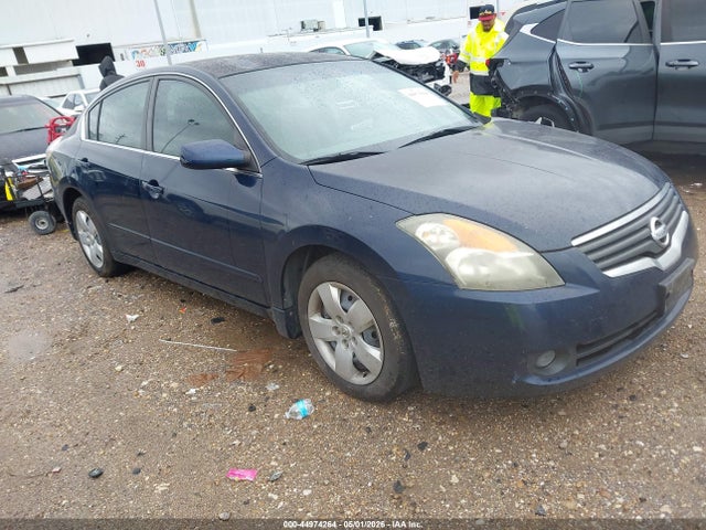 Salvage Nissan Altima Image