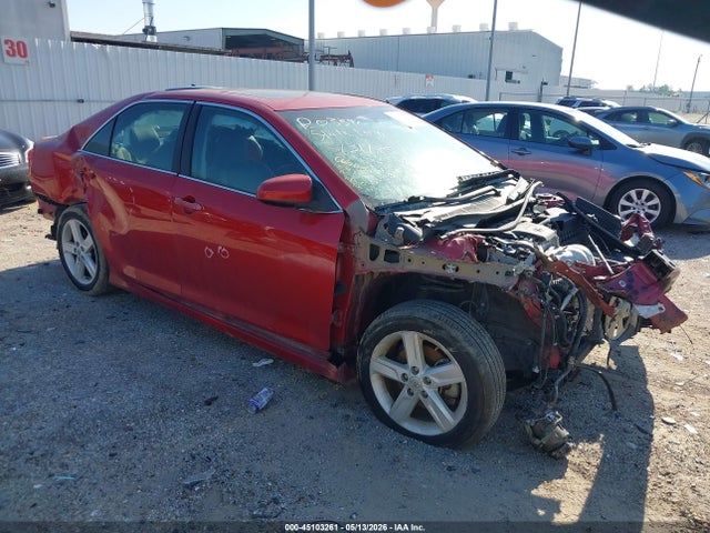 Salvage Toyota Camry Image