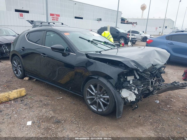 Salvage Mazda Mazda3 Image