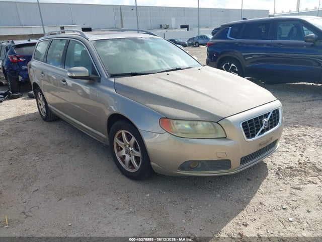 Salvage Volvo V70 Image
