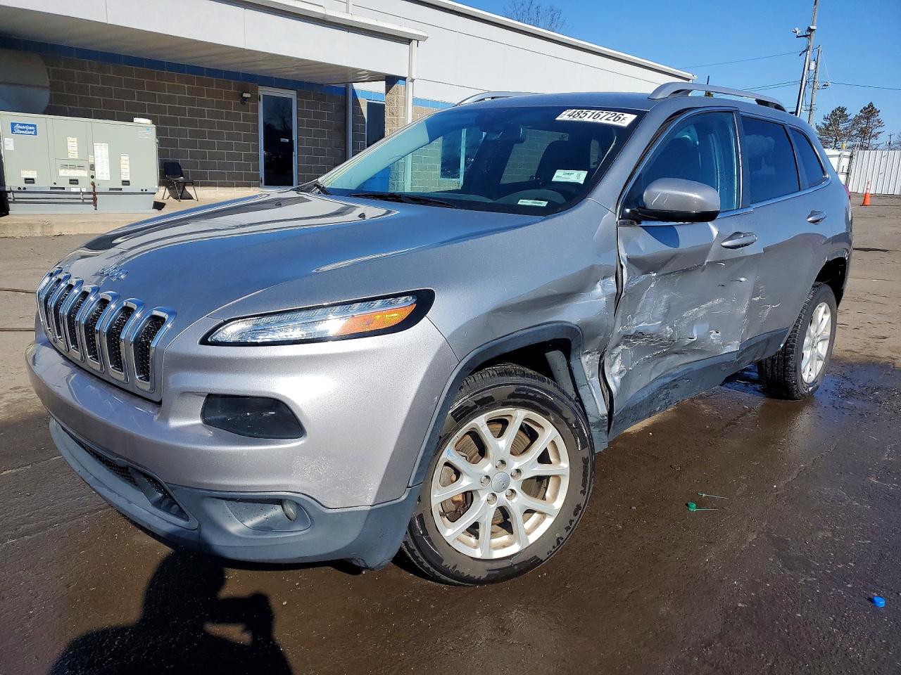 Salvage Jeep Cherokee Image