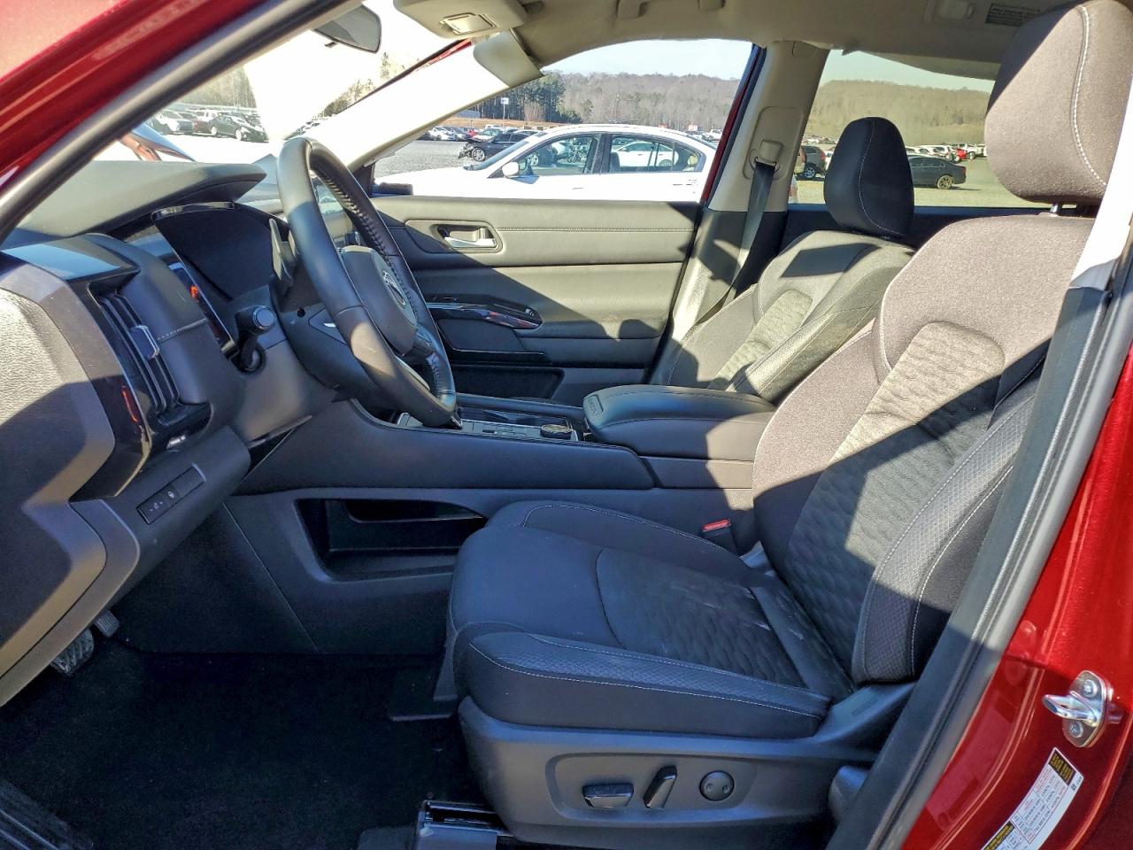 Nissan Pathfinder Sv