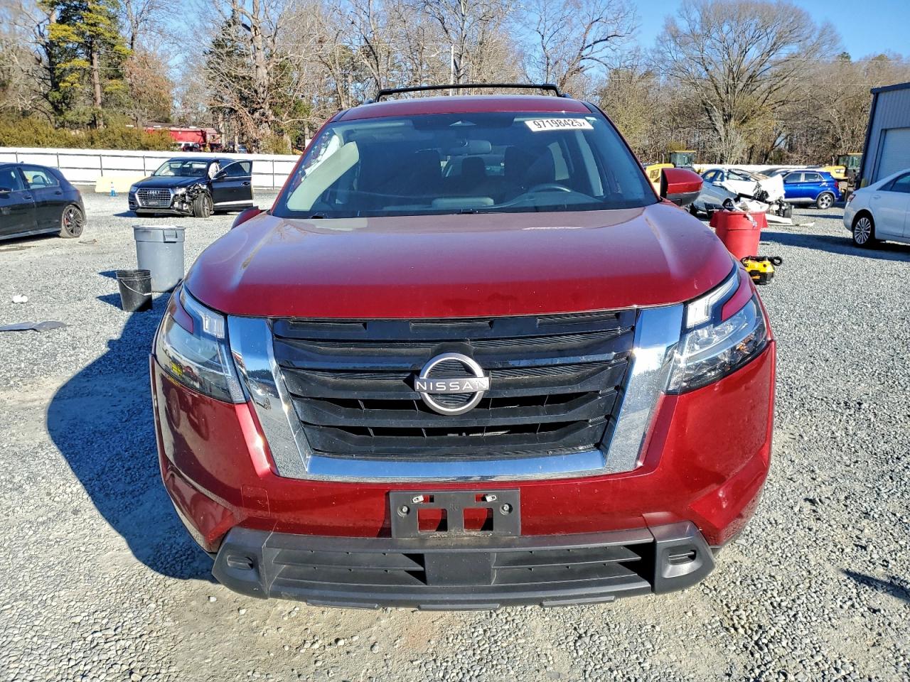 Nissan Pathfinder Sv