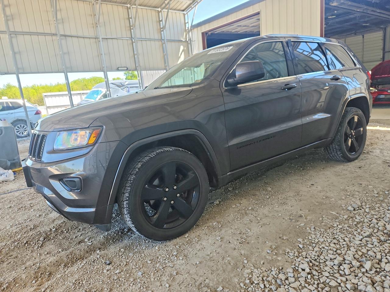 Salvage Jeep Cherokee Image