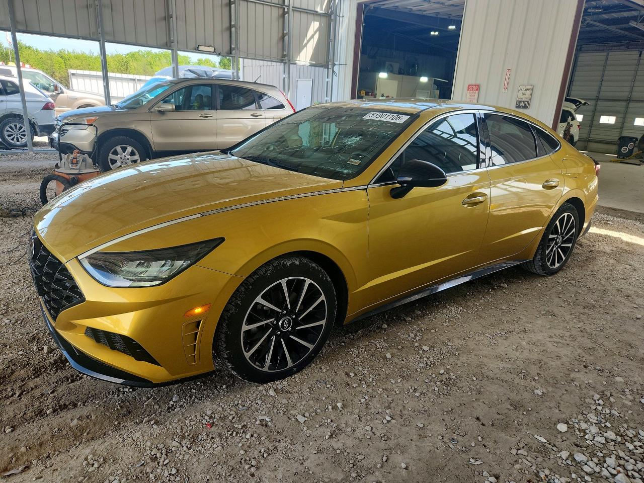 Salvage Hyundai SONATA Image