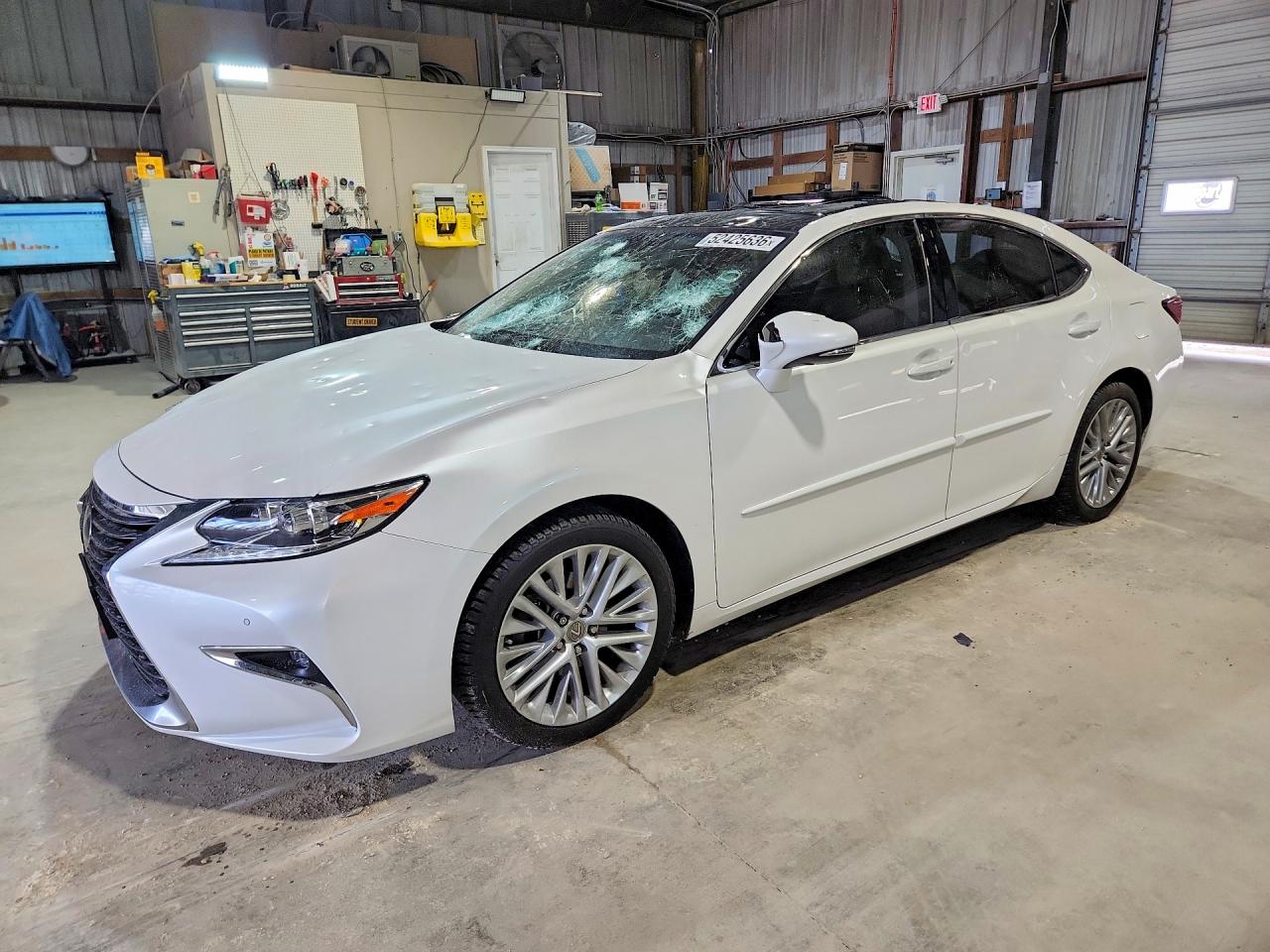 Salvage Lexus Es Image