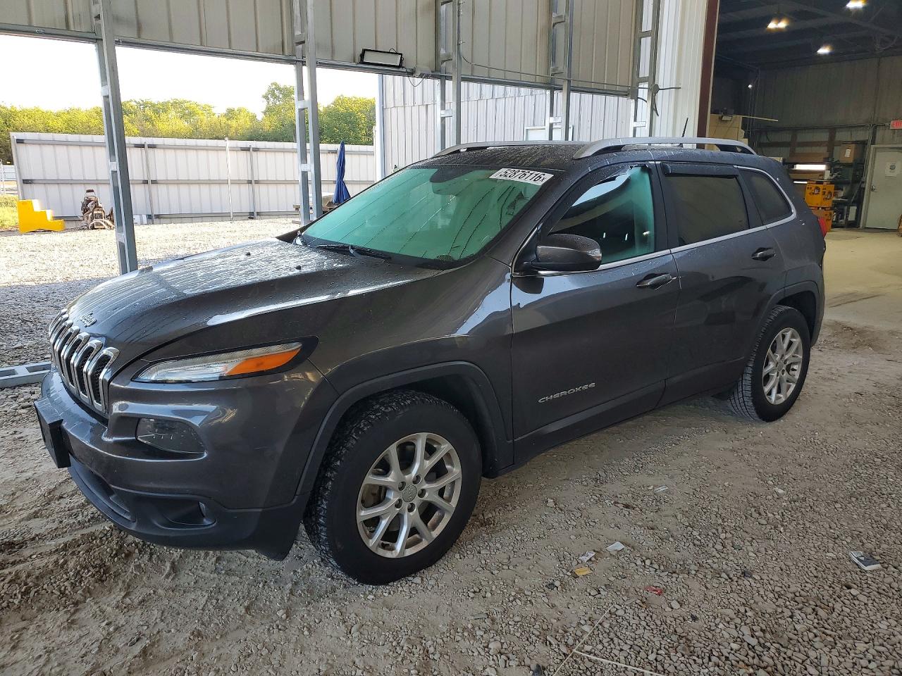 Salvage Jeep Cherokee Image