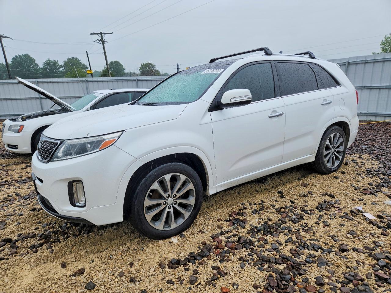 Salvage Kia Sorento Image