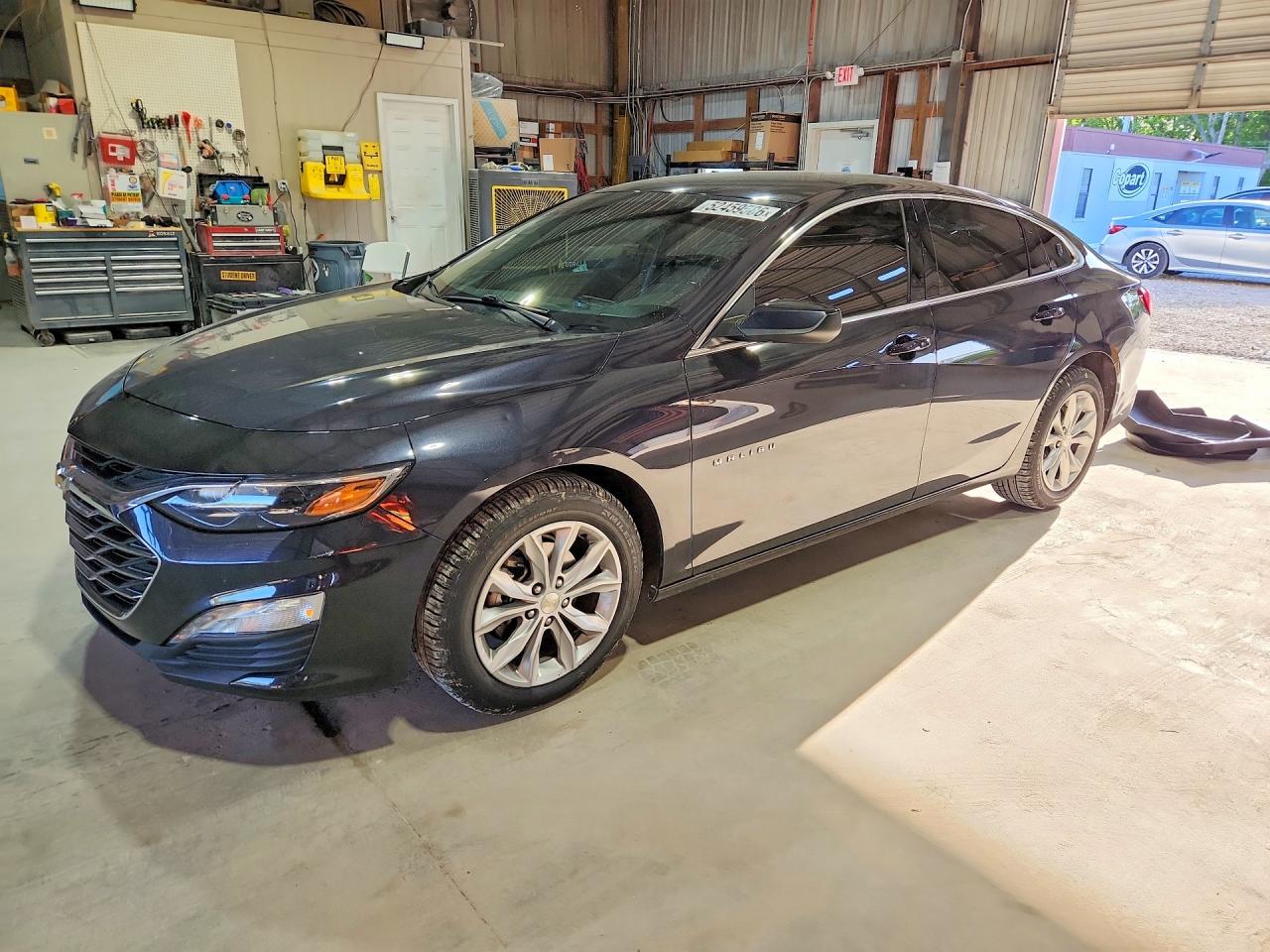 Salvage Chevrolet Malibu Image