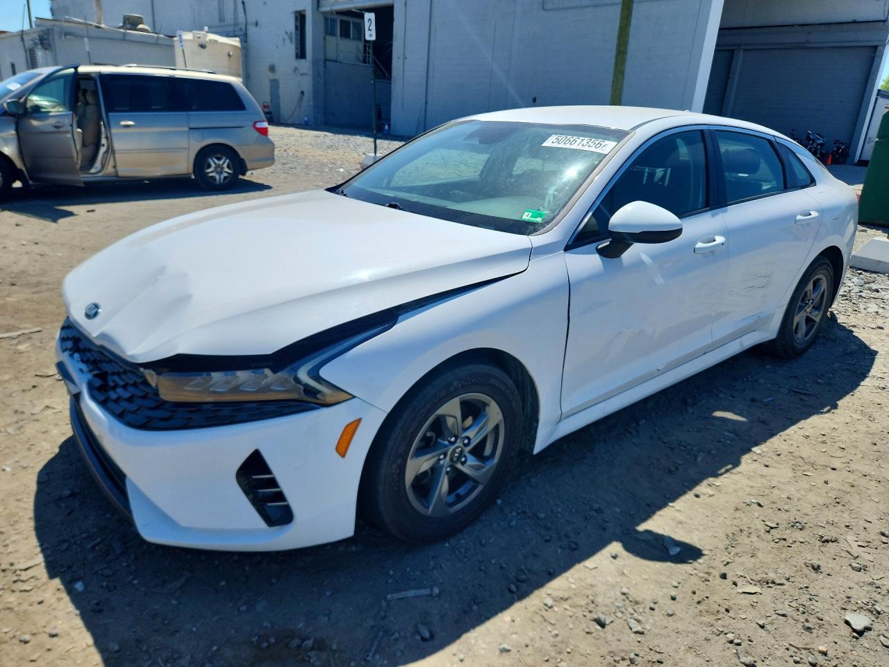 Salvage Kia K5 Image