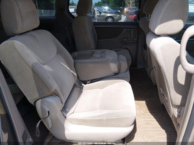 Toyota Sienna Le