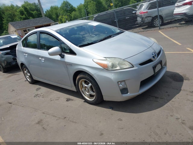 Salvage Toyota Prius Image