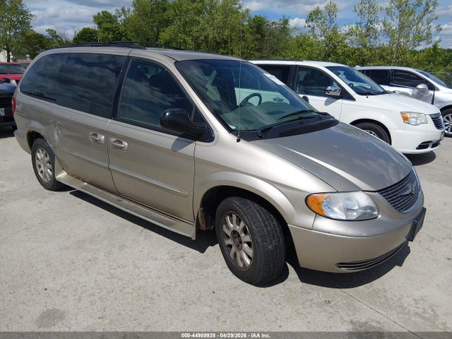 Salvage Chrysler Town & Country Image