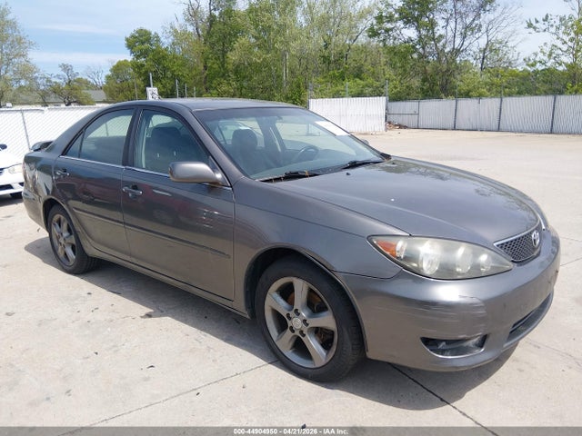 Salvage Toyota Camry Image