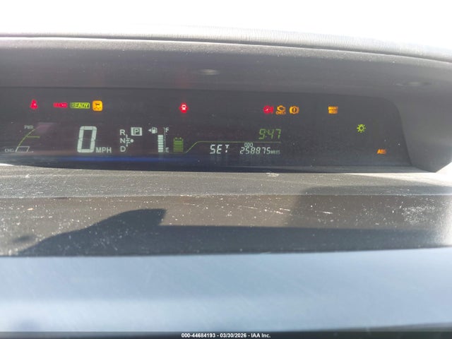 Toyota Prius v Two