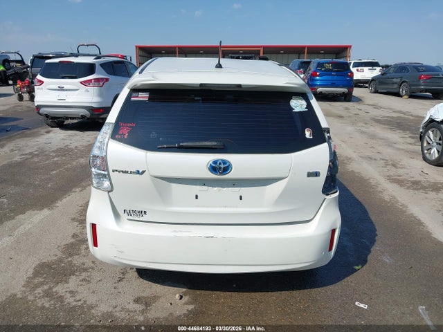 Toyota Prius v Two
