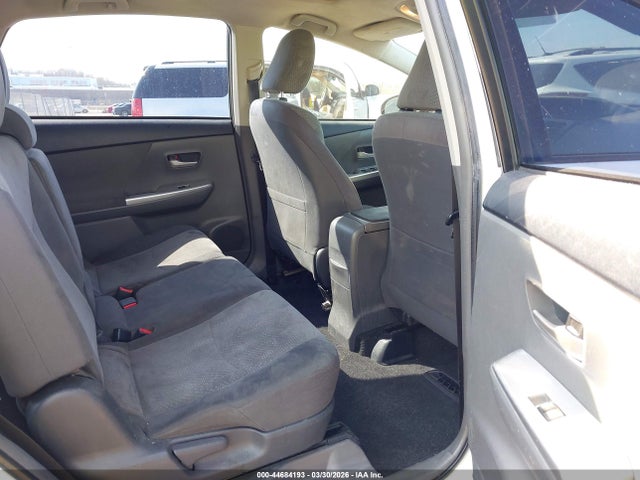 Toyota Prius v Two
