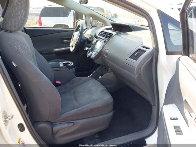 Toyota Prius v Two