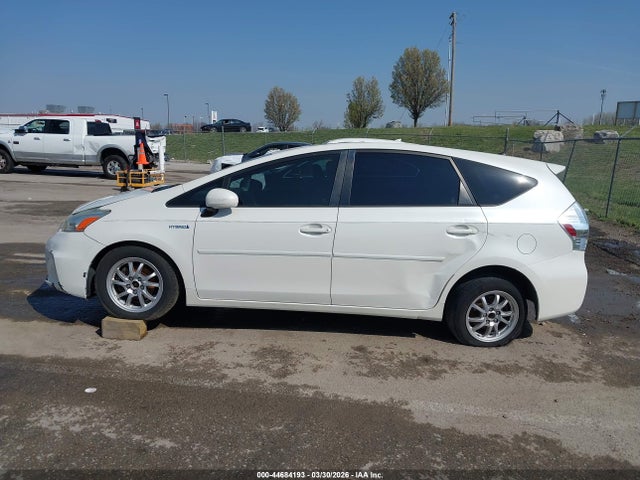 Toyota Prius v Two