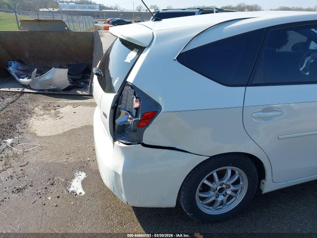 Toyota Prius v Two