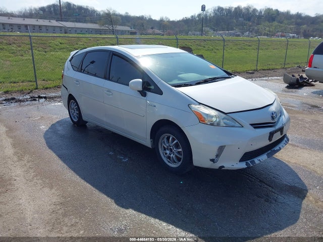 Salvage Toyota Prius v Image