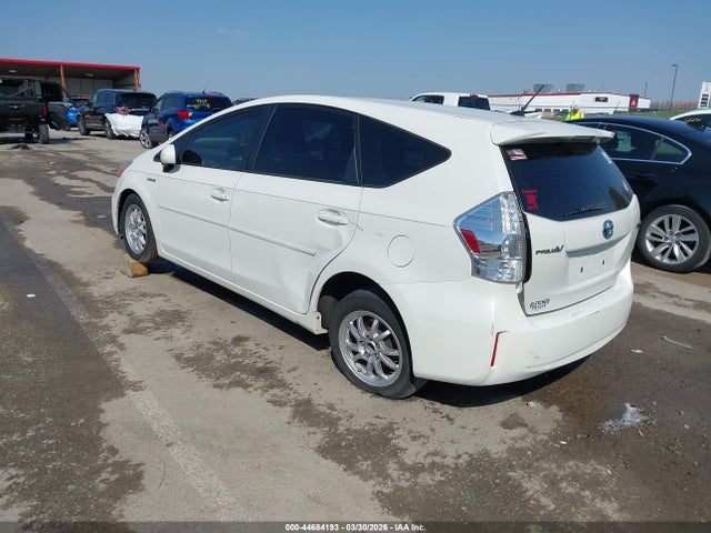 Toyota Prius v Two