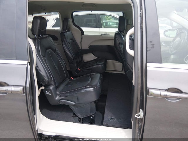 Chrysler Pacifica Touring L