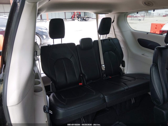 Chrysler Pacifica Touring L