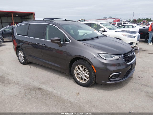 Salvage Chrysler Pacifica Image