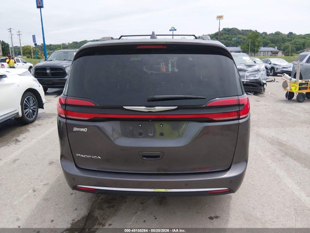 Chrysler Pacifica Touring L