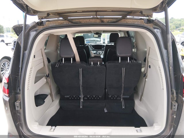 Chrysler Pacifica Touring L