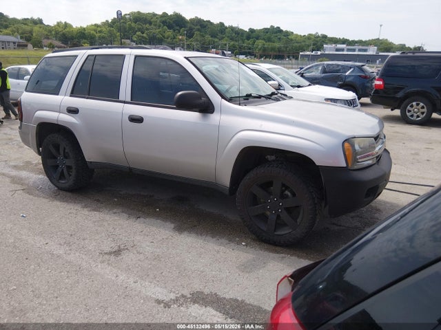 Salvage Chevrolet Trailblazer Image