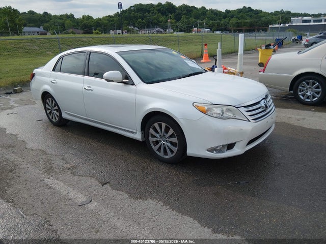 Salvage Toyota Avalon Image