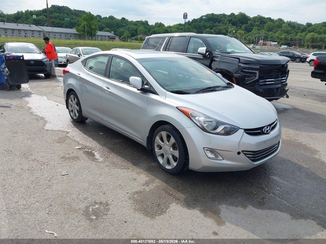 Salvage Hyundai ELANTRA Image