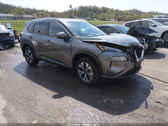 Salvage Nissan Rogue Image