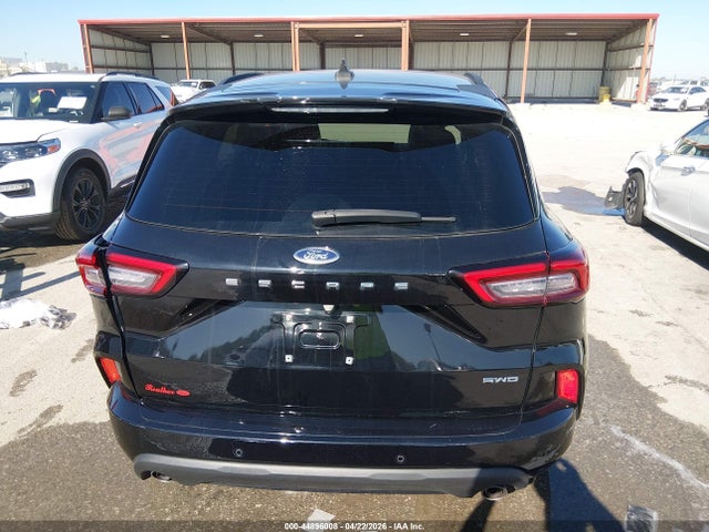 Ford Escape St-line