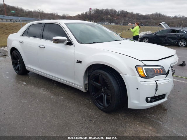 Salvage Chrysler 300c Image