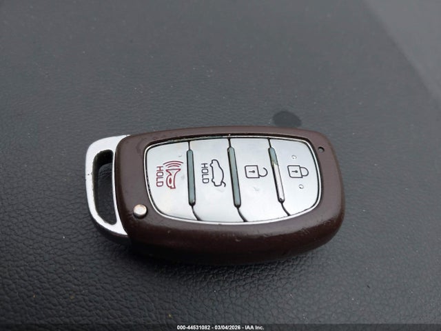 Hyundai ELANTRA Value Edition