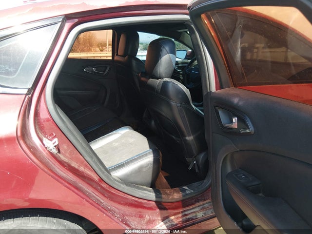 Chrysler 200 S