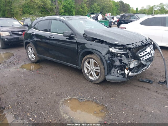 Salvage Mercedes-Benz GLA Image