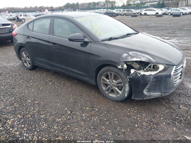Salvage Hyundai ELANTRA Image
