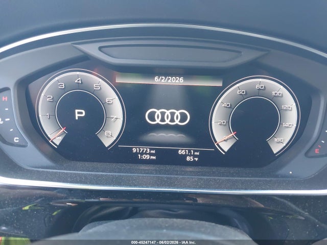 Audi A8 55